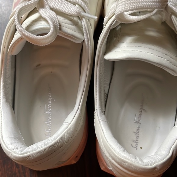 Salvatore Ferragamo "Cube 8" leather sneaker with Gancio print at side. Size 5.5 - Picture 10 of 15